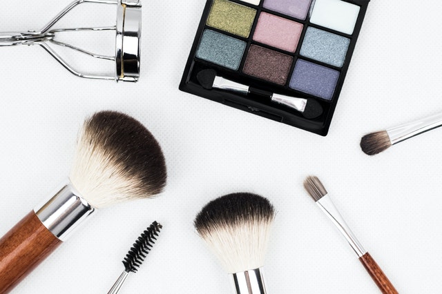 black makeup palette and brush set